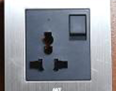 16A Single Universal Socket